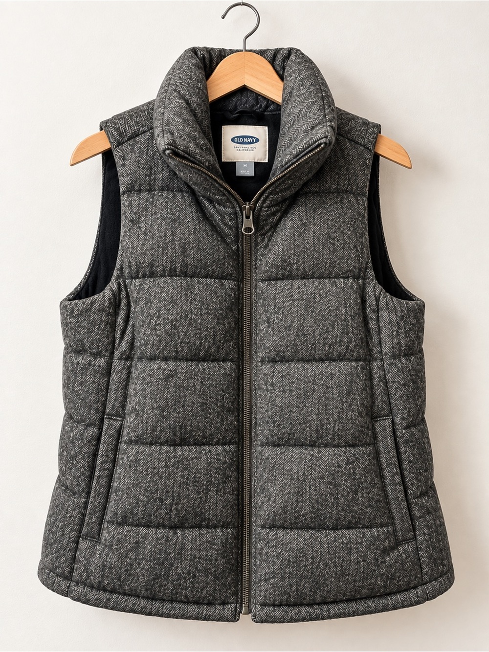 Old Navy Men’s M Heavyweight Wool Blend Herringbone Puffer Vest Gray